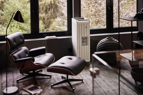 BordBar trolley positioned in a luxury living room with elegant décor and accessories.